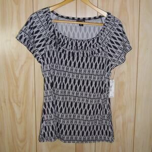 NWT East 5th Geometric Scoop Neck Short Sleeve Blouse M
